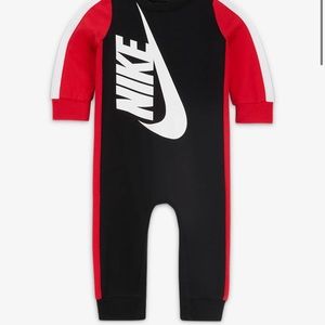 brand new NEWBORN NIKE outfit